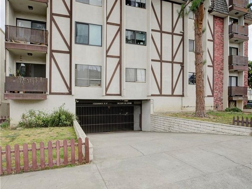 2nd image of 1971 Rodney Dr APT 102