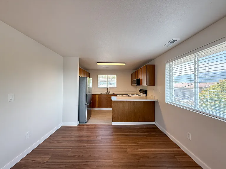 2080 NE Fairview Ave #C — Photo 4