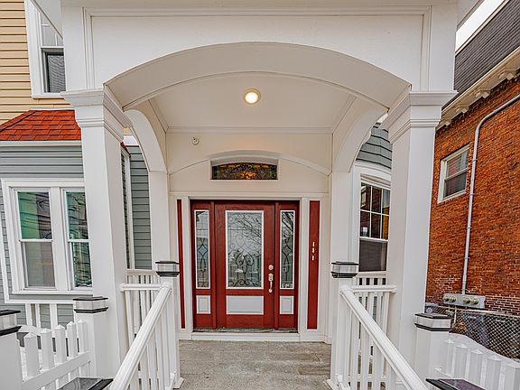 3rd image of 24 Tudor St