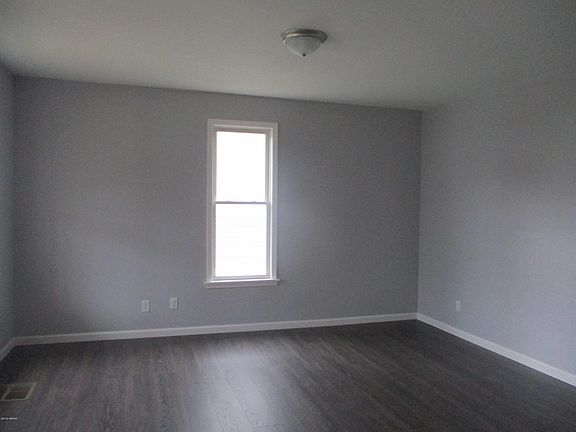 5th image of 418 E Bald Eagle St