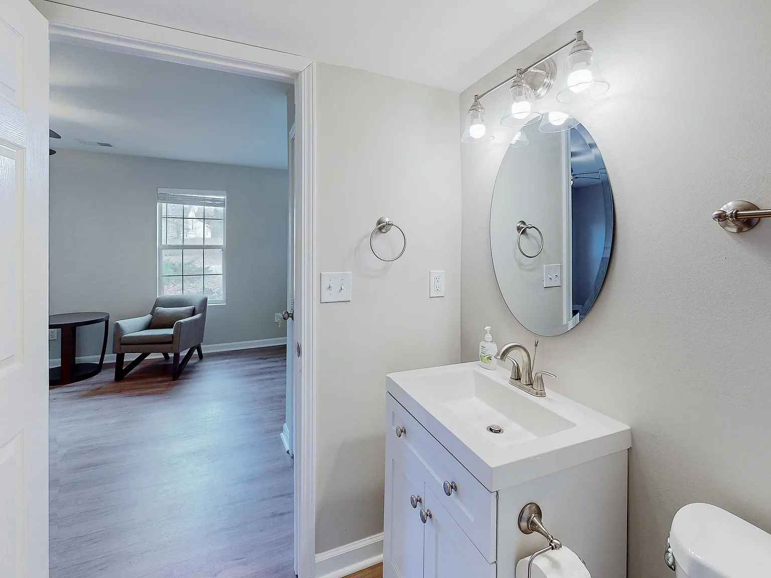 4 bed, 2.0 bath, 1560 sqft, $910 — Photo 4