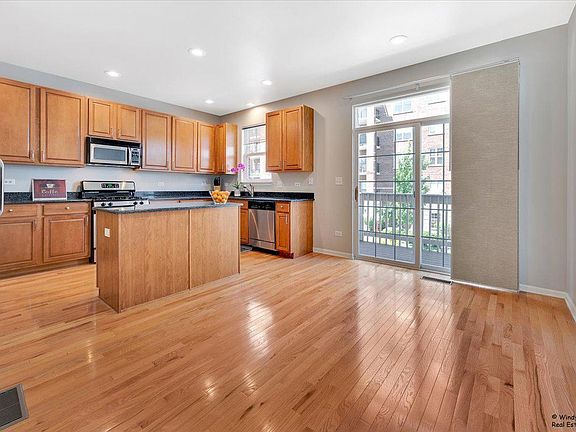 5th image of 368 W Wood St #29