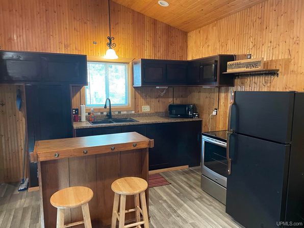 W9001 Us Highway 8, Pembine, WI 54156