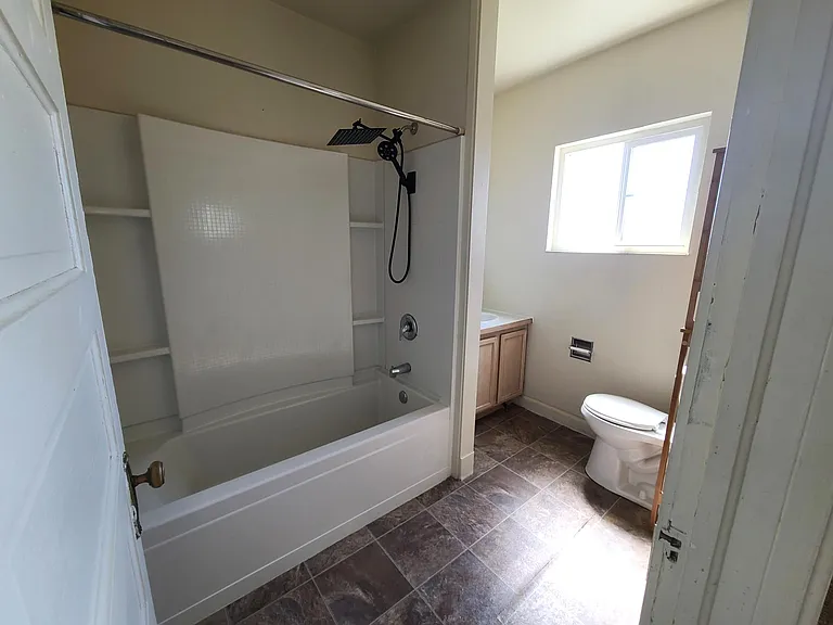 208 N 1st St #6 — Photo 7