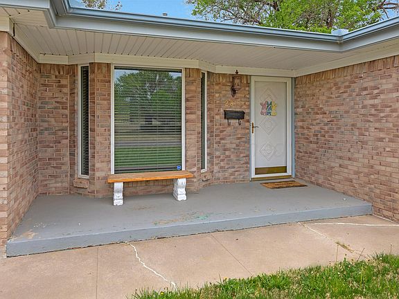 2nd image of 2813 Porter Dr