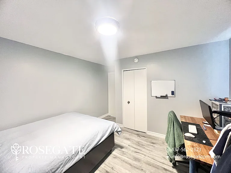 318 Erb St W #3 — Photo 10