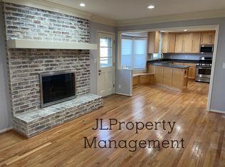 8108 Gillette St, Lenexa, KS 66215