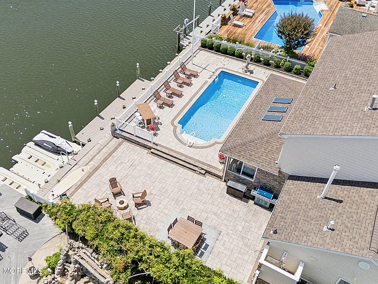 242 Curtis Point Dr — Photo 34