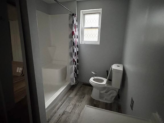 4th image of 2752 N Coffey Rd