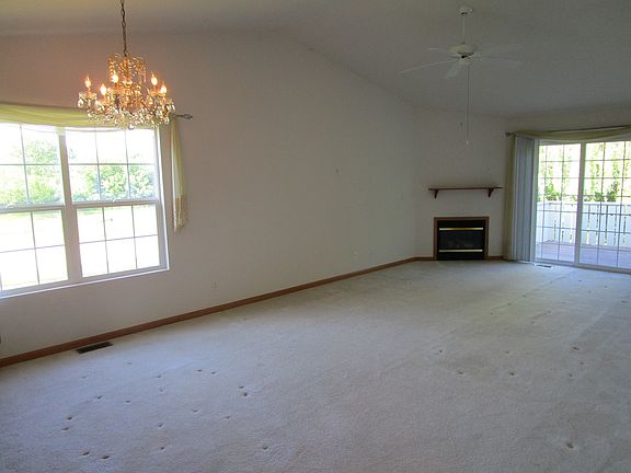 4th image of 1104 Trowbridge Ln Unit 20