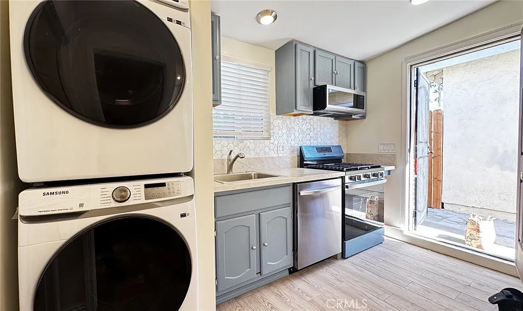 2 bed, 600 sqft, $2,800 — Photo 4
