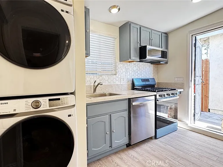 3117 Newton St — Photo 4