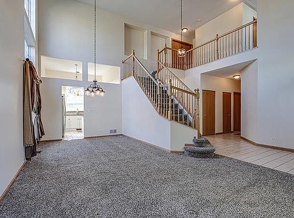 4th image of 37200 N Deerpath Dr