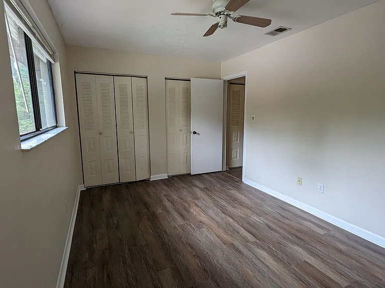 6943 SW 45th Ave — Photo 8