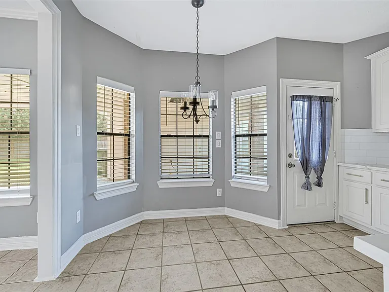 202 Cascade Pines Dr — Photo 12