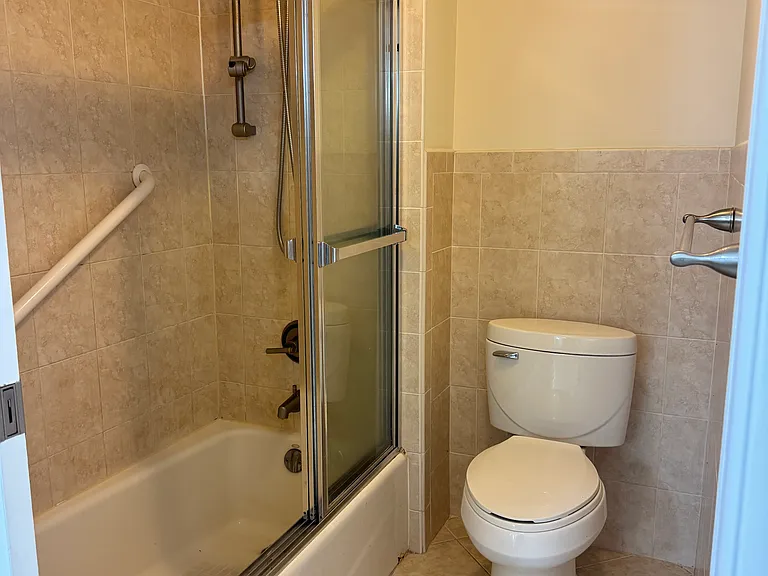 215 Lakeview Dr #105 — Photo 17