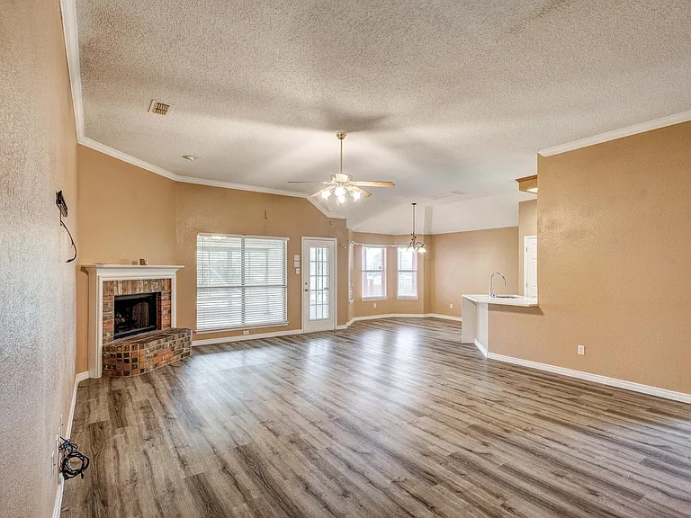 7708 Chandler Ct — Photo 4