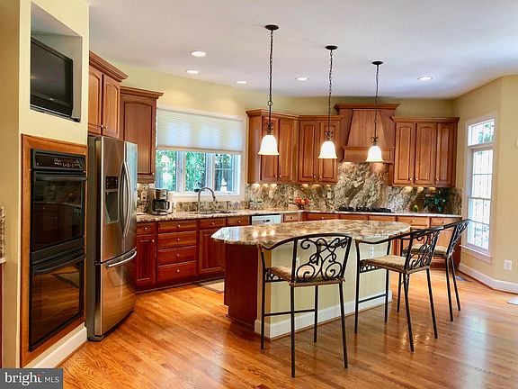 5th image of 10924 Shallow Creek Dr