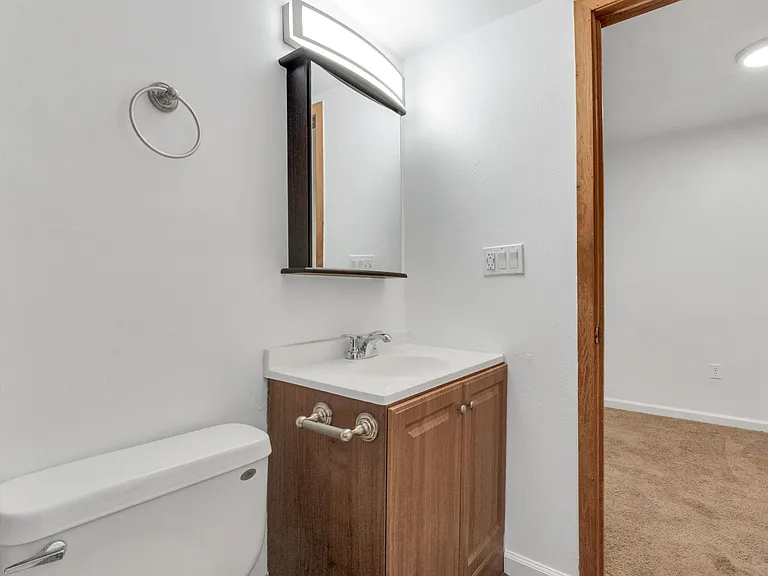 Canyon Crest Apartments — Photo 8