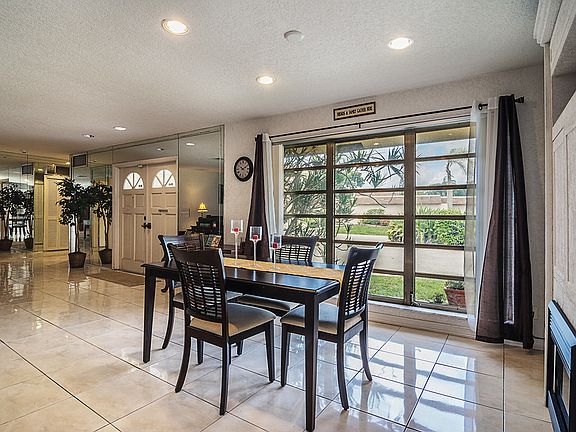2nd image of 5506 Banyan Ln