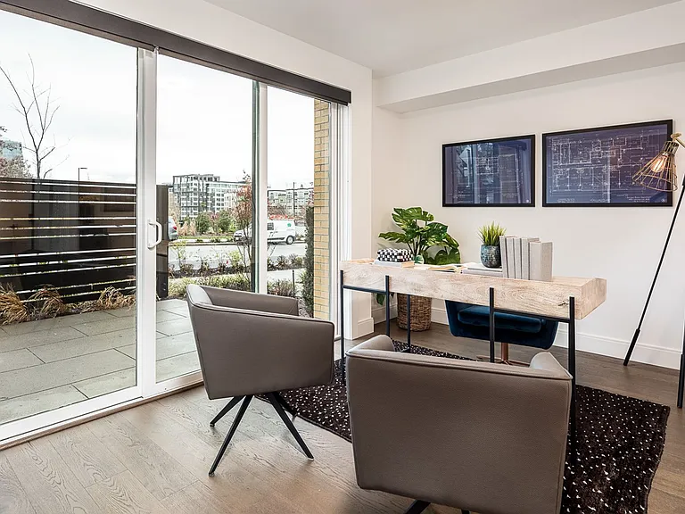 Park Central Townhomes - 4 Stories, 3 bedrooms, 31/2 bathrooms, 2 car garage and a rooftop deck w... — Photo 15
