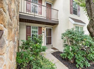 109 Valley Stream Cir, Chesterbrook, PA 19087