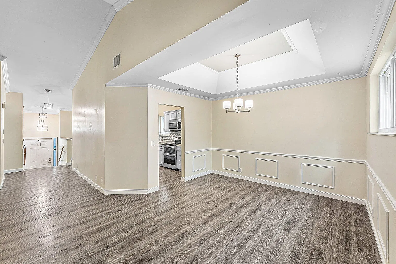 3 bed, 1458 sqft, $2,750 — Photo 3