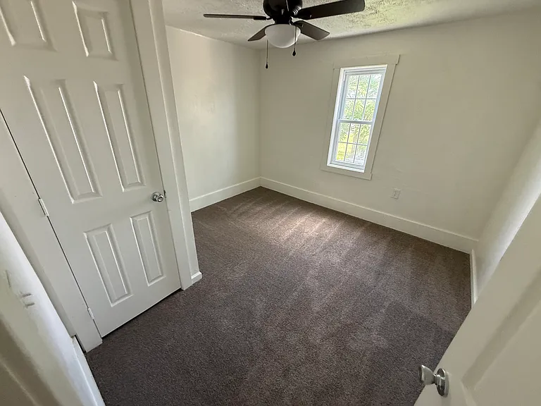 154 Clay Ave SE — Photo 16