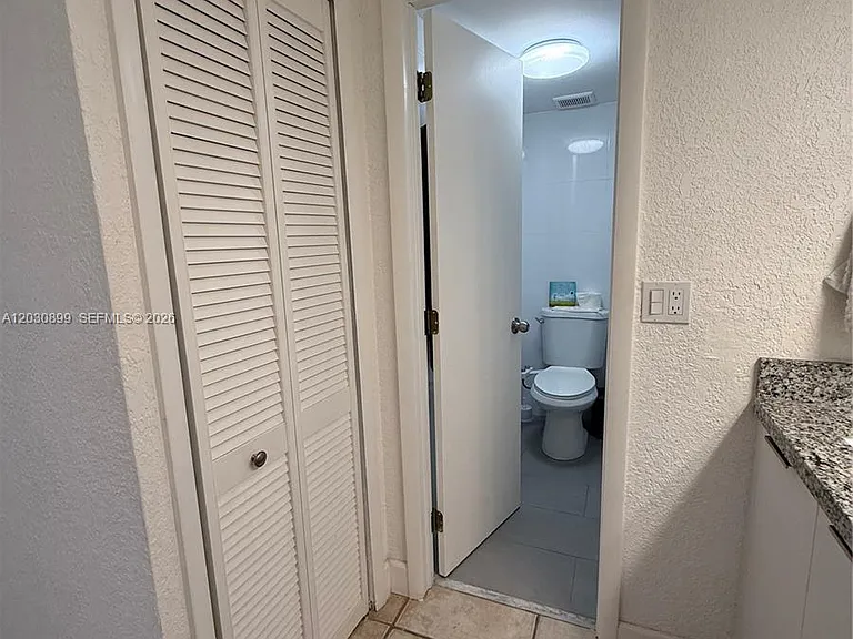 16184 Laurel Dr #204 — Photo 33