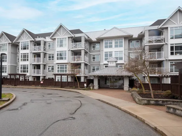 3136 Saint Johns St #105, Pt Moody, BC V3H 5E4