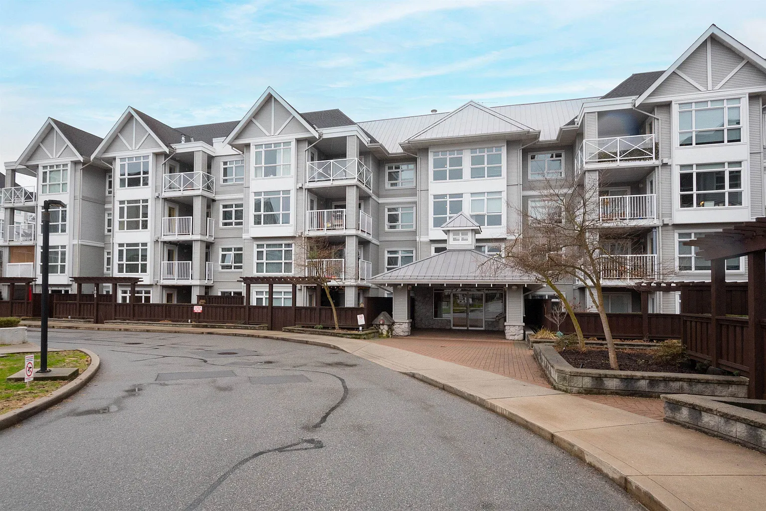 3136 Saint Johns St #105 photo 1