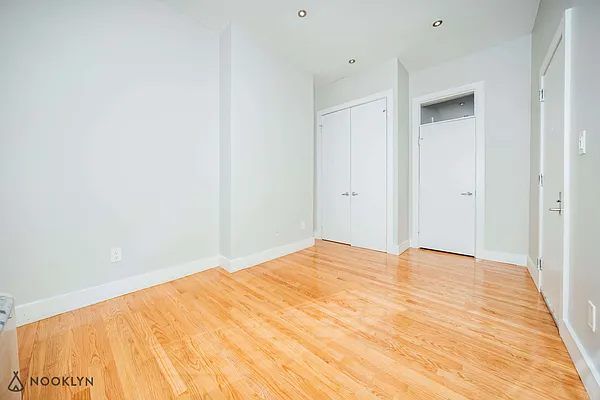 Rented by Nooklyn NYC LLC | media 22