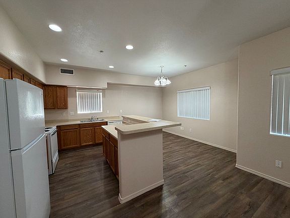 4th image of 1765 Central Ave #1202