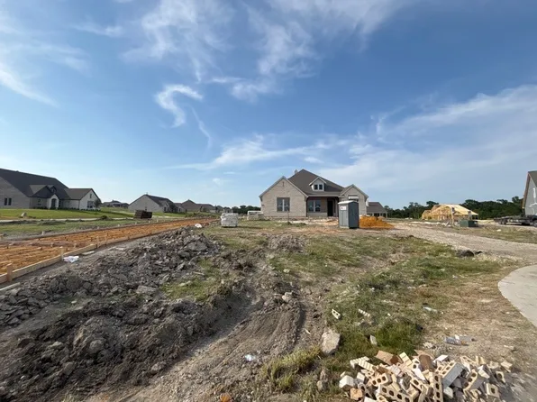 800 Monterey Cir, Van Alstyne, TX 75495