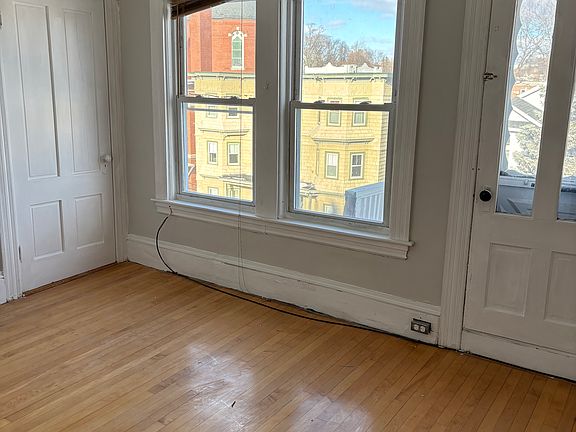 5th image of 24 Grand St APT 2