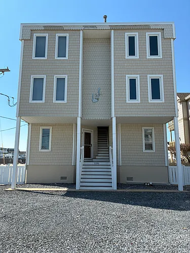 2290 Ocean Dr #C Photo 1