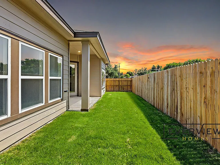 405 Park Cir — Photo 36