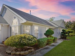 26 Morning Glory Ln, Lakewood, NJ 08701