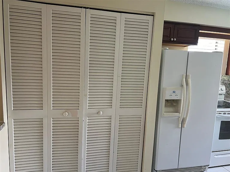 445 SE 21st Ave #201 — Photo 9
