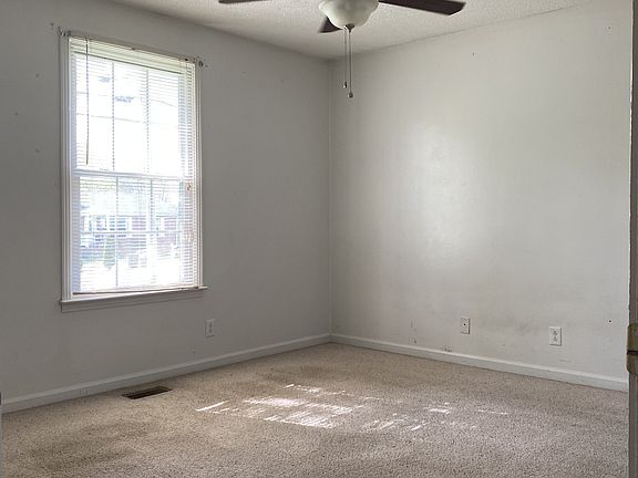 4th image of 913 Ryan Dr