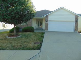 3104 Prairie View Dr, Harrisonville, MO 64701