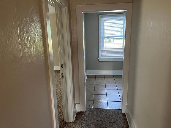 4th image of 321 S Broadway St #2