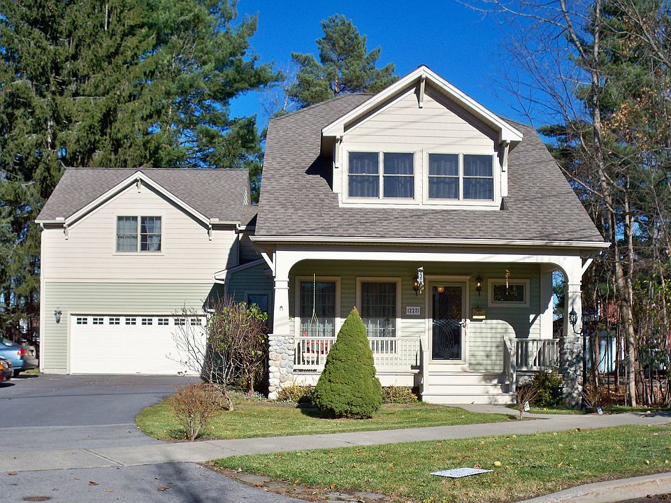 227 Grand Ave, Saratoga Springs, NY 12866 Zillow