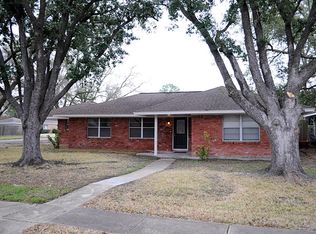 10703 Oasis Dr, Houston, TX 77096