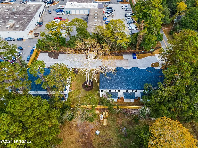 4213 Spirea Dr #C — Photo 34