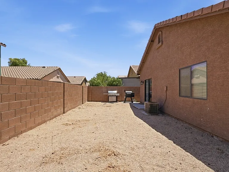 1008 W Saint Charles Ave — Photo 22