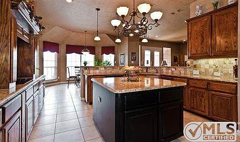 3rd image of 6605 Glenhope Cir N