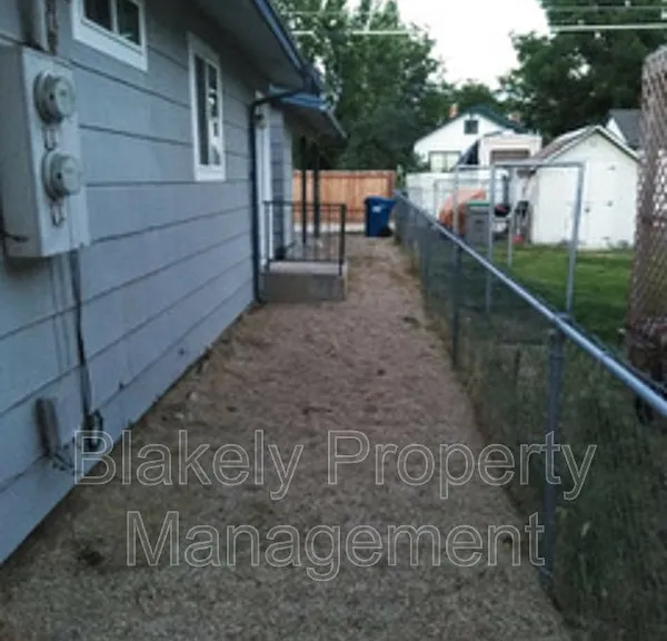 1370 S Vermont Ave #1 — Photo 9