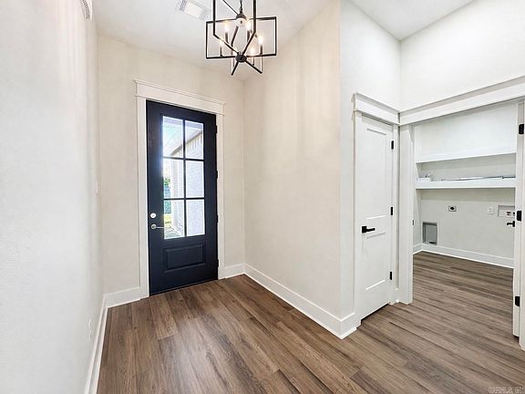 3rd image of 1209 E Carmichael Rd