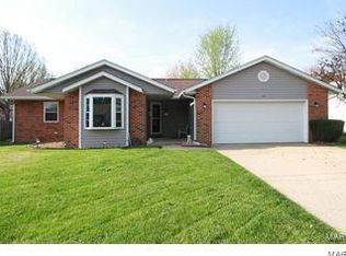 400 Kim Dr, Fairview Heights, IL